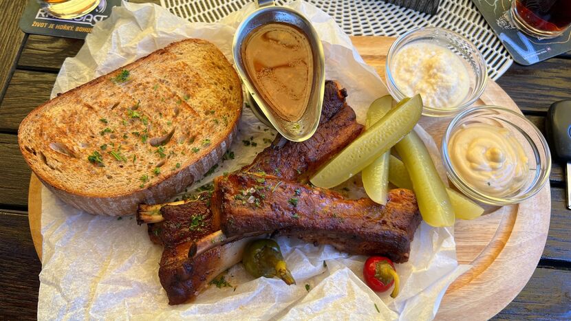 Penzión & Řízkárna VERANDA (Radegastova Chalupa) — Na Nože S3E9